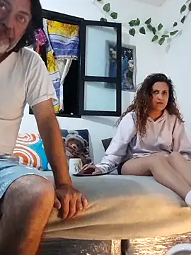 Snapshot of jeans_and_emma chatting on October 2025 12:19:01 AM jeans and emma online show from October 2025 12:19:01 AM