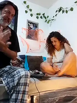 Snapshot of jeans_and_emma chatting on October 2025 01:17:02 AM jeans and emma online show from October 2025 01:17:02 AM