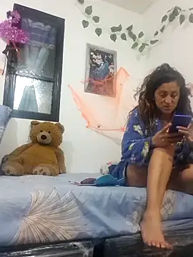 Snapshot of jeans_and_emma chatting on November 2025 02:00:01 AM jeans and emma online show from November 2025 02:00:01 AM