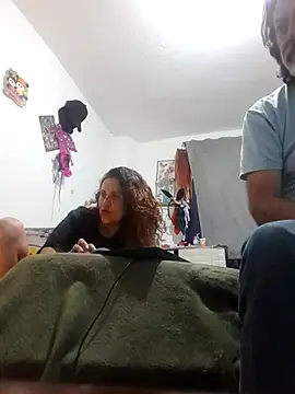 Snapshot of jeans_and_emma chatting on November 2025 12:38:02 AM jeans and emma online show from November 2025 12:38:02 AM