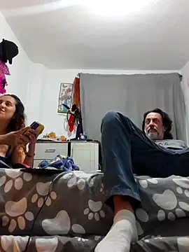 Snapshot of jeans_and_emma chatting on November 2025 02:22:02 AM jeans and emma online show from November 2025 02:22:02 AM