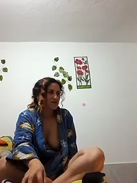 Snapshot of jeans_and_emma chatting on November 2025 12:54:02 AM jeans and emma online show from November 2025 12:54:02 AM