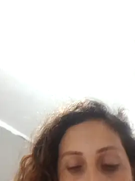 Snapshot of jeans_and_emma chatting on November 2025 03:18:02 AM jeans and emma online show from November 2025 03:18:02 AM