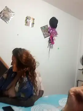 Snapshot of jeans_and_emma chatting on November 2025 02:25:01 AM jeans and emma online show from November 2025 02:25:01 AM