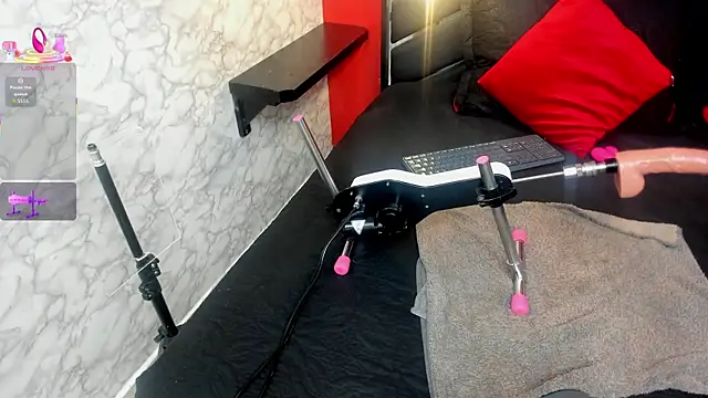 IVISBOUNCYASS online show from December 2025 03:12:01 AM