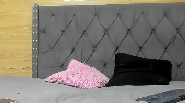 guyeifmaxiro online show from February 2025 07:38:02 PM