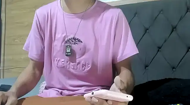 guyeifmaxiro online show from February 2025 07:42:02 PM