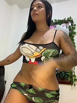 Snapshot of tinalove7 chatting on March 2025 04:25:01 AM tinalove7 online show from March 2025 04:25:01 AM