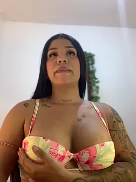 Snapshot of tinalove7 chatting on October 2025 10:17:01 PM tinalove7 online show from October 2025 10:17:01 PM