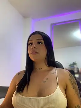 Snapshot of tinalove7 chatting on December 2025 05:06:02 AM tinalove7 online show from December 2025 05:06:02 AM