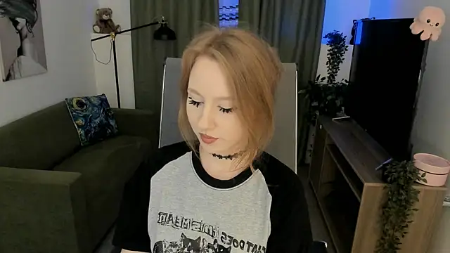Snapshot of DariaTate chatting on June 2026 10:08:01 AM DariaTate online show from June 2026 10:08:01 AM