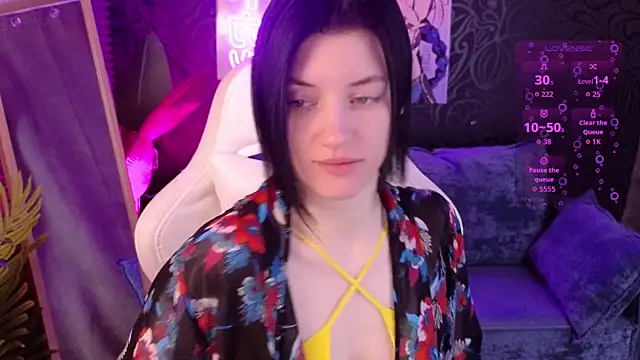 roxy riot  online show from December 2025 01:23:01 AM