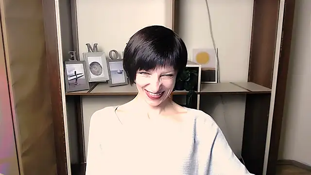  AngeliaFlow  online show from November 2025 08:09:01 AM