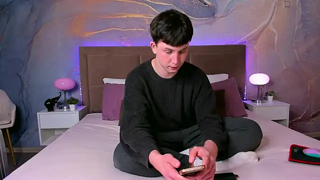 Snapshot of AdrianoAubert chatting on September 2025 03:08:02 AM AdrianoAubert online show from September 2025 03:08:02 AM