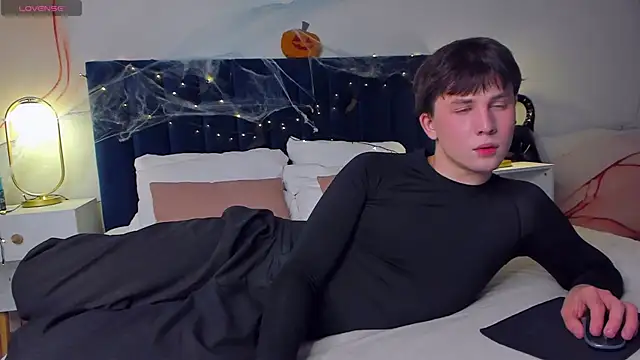 Snapshot of AdrianoAubert chatting on October 2025 05:09:02 AM AdrianoAubert online show from October 2025 05:09:02 AM