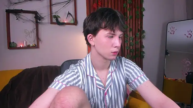 Snapshot of AdrianoAubert chatting on October 2025 03:29:02 AM AdrianoAubert online show from October 2025 03:29:02 AM