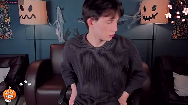 Snapshot of AdrianoAubert chatting on November 2025 03:27:02 AM AdrianoAubert online show from November 2025 03:27:02 AM