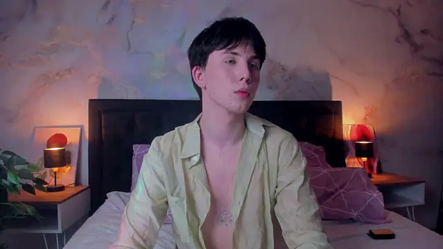 Snapshot of AdrianoAubert chatting on November 2025 03:52:02 PM AdrianoAubert online show from November 2025 03:52:02 PM