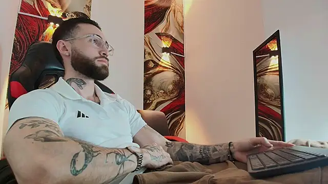 Luke davis01 online show from November 2025 01:11:02 PM