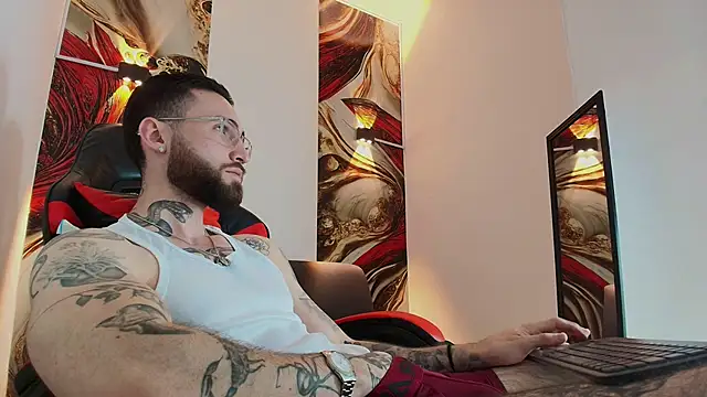 Luke davis01 online show from November 2025 01:23:02 PM