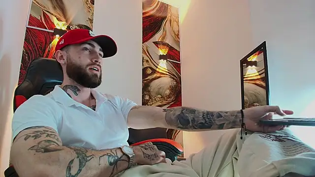 Luke davis01 online show from November 2025 01:00:01 PM