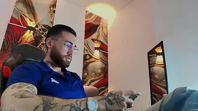 Luke davis01 online show from November 2025 02:43:02 PM