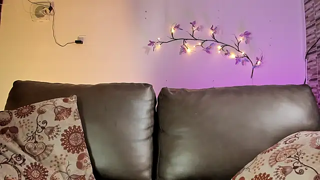 Sara Falak online show from November 2025 01:11:02 PM