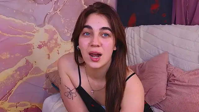 PortiaBellew online show from February 2025 01:38:02 PM