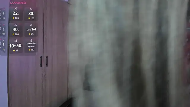 Snapshot of Cloee_Rainbow1 chatting on December 2025 11:52:02 AM Cloee Rainbow1 online show from December 2025 11:52:02 AM