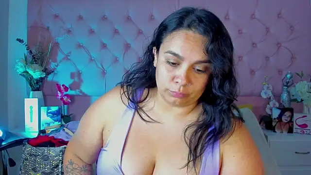 Snapshot of KourtneyEvans chatting on November 2025 05:02:01 PM KourtneyEvans online show from November 2025 05:02:01 PM