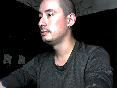 Snapshot of vampireathome chatting on November 2025 03:56:01 AM vampireathome online show from November 2025 03:56:01 AM