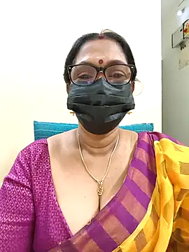 Snapshot of niiveditha chatting on February 2025 06:02:02 PM niiveditha online show from February 2025 06:02:02 PM