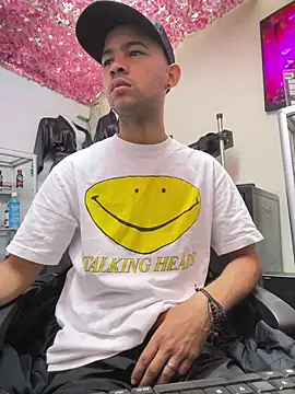 Snapshot of Twink_X chatting on February 2025 02:57:01 PM Twink X online show from February 2025 02:57:01 PM