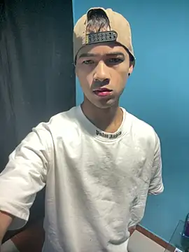 Snapshot of Twink_X chatting on February 2025 11:53:02 PM Twink X online show from February 2025 11:53:02 PM