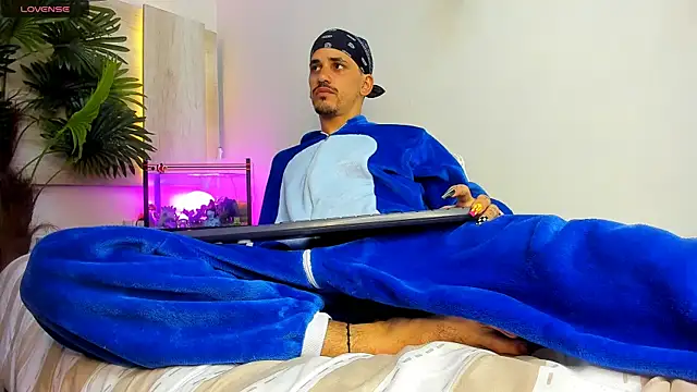 Dirty Kingg online show from October 2025 08:07:02 PM