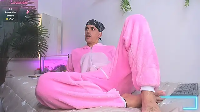 Dirty Kingg online show from October 2025 08:19:01 PM