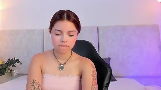 Giselle Lauren online show from December 2025 08:59:01 PM