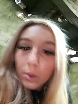 hotamanda01 online show from November 2025 01:43:03 PM