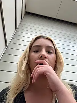 hotamanda01 online show from March 2026 11:34:02 AM