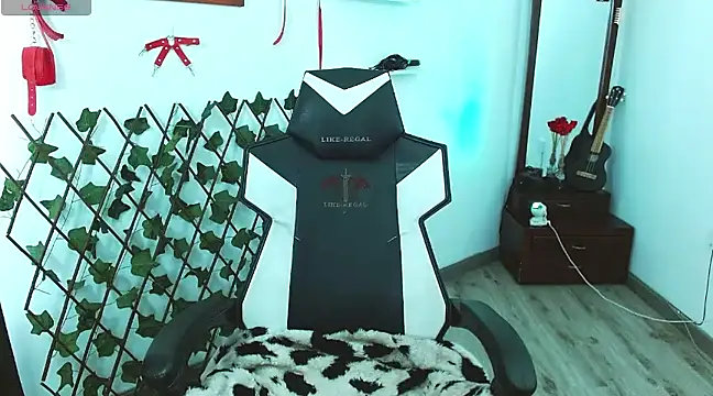 Snapshot of imcleo_xoxo chatting on February 2025 01:39:01 PM imcleo xoxo online show from February 2025 01:39:01 PM