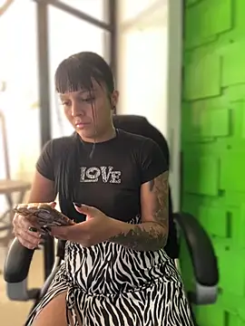 Dulce  Boyd online show from November 2025 01:36:01 PM