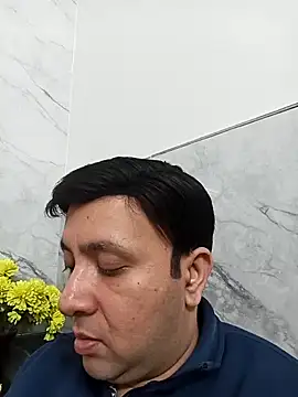 innocentboy1987 online show from February 2025 01:08:01 PM