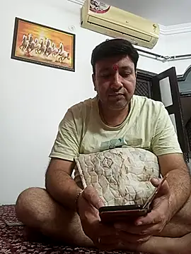 innocentboy1987 online show from September 2025 06:49:01 AM