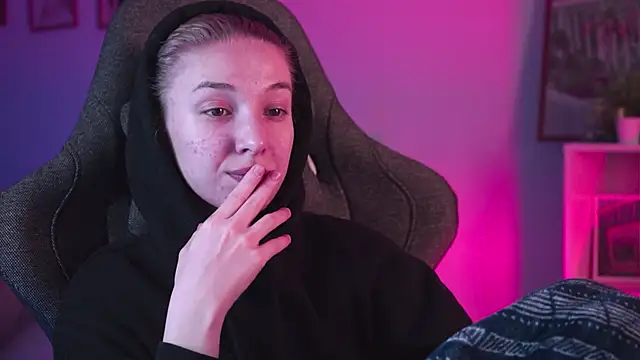 PhilippaAdamas online show from February 2025 02:51:02 AM