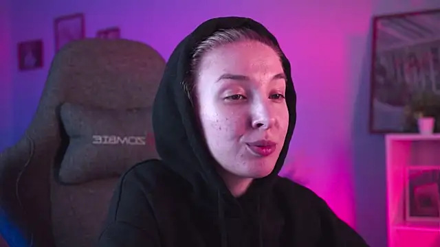 PhilippaAdamas online show from February 2025 09:00:02 AM