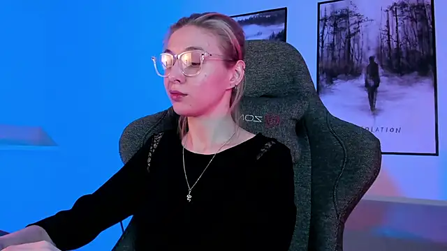 PhilippaAdamas online show from March 2025 05:46:01 AM