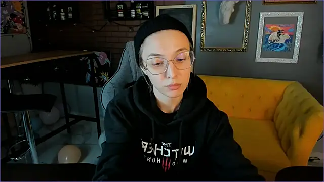 PhilippaAdamas online show from September 2025 12:01:02 AM