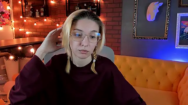 PhilippaAdamas online show from September 2025 11:09:02 PM