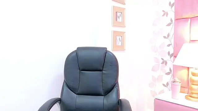 Snapshot of ArianaFranco chatting on May 2026 01:38:02 PM ArianaFranco online show from May 2026 01:38:02 PM