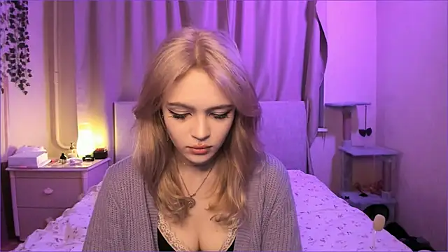 MiaRanki online show from September 2025 09:05:02 PM